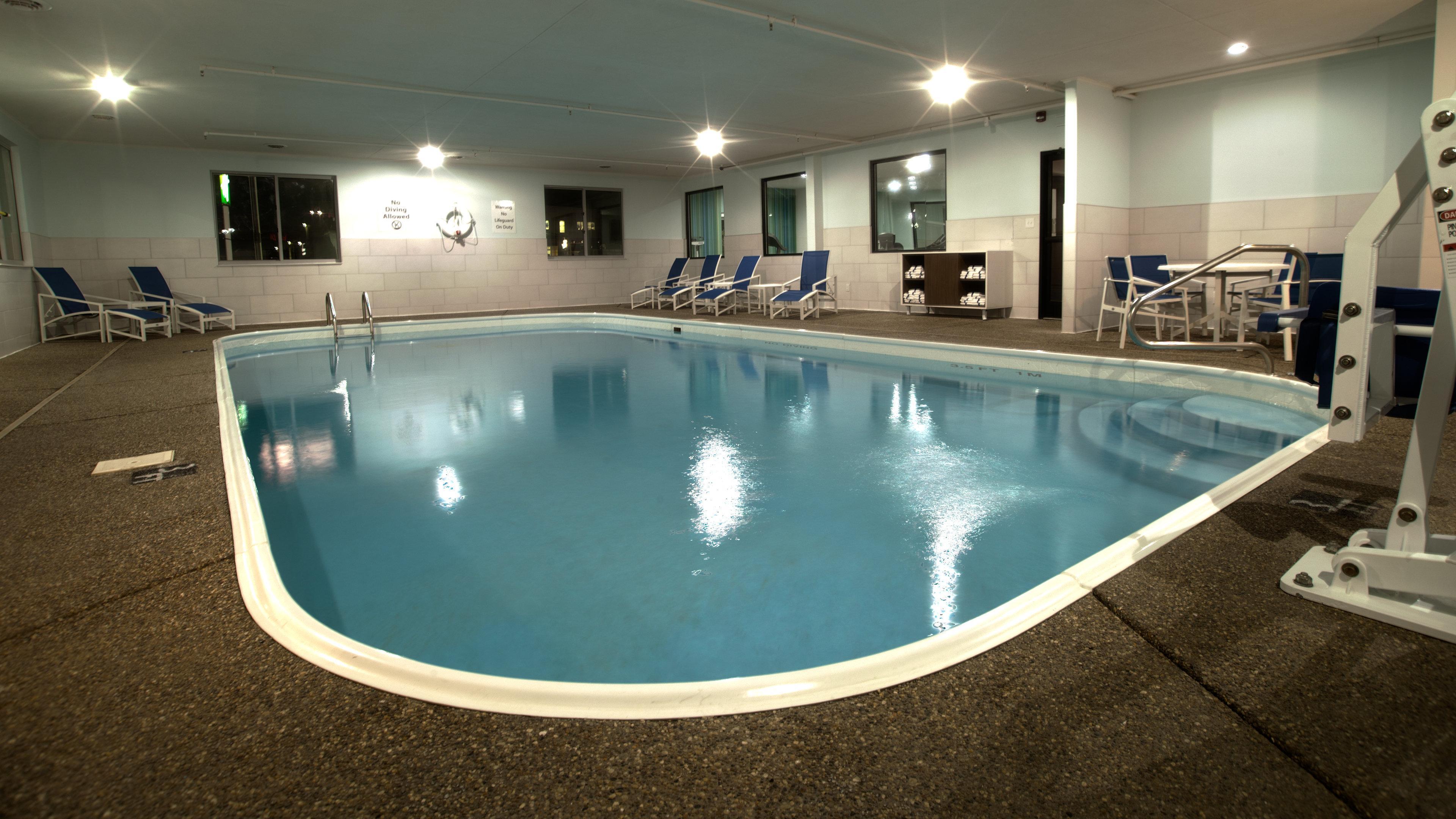 Holiday Inn Express & Suites Evansville North By Ihg Warrenton Buitenkant foto