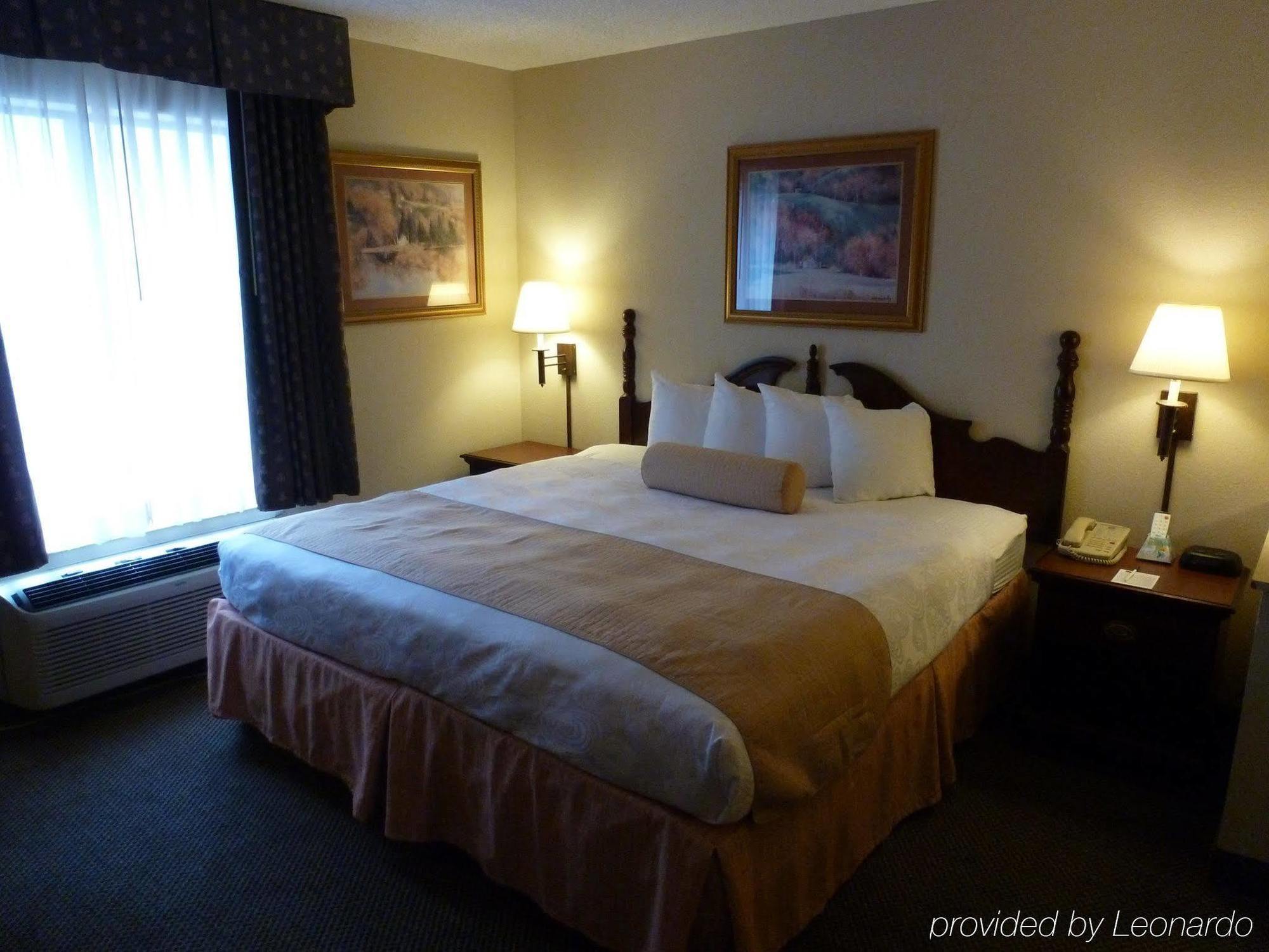 Holiday Inn Express & Suites Evansville North By Ihg Warrenton Kamer foto