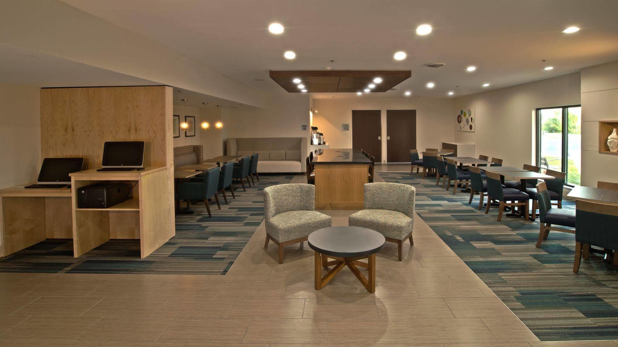 Holiday Inn Express & Suites Evansville North By Ihg Warrenton Buitenkant foto